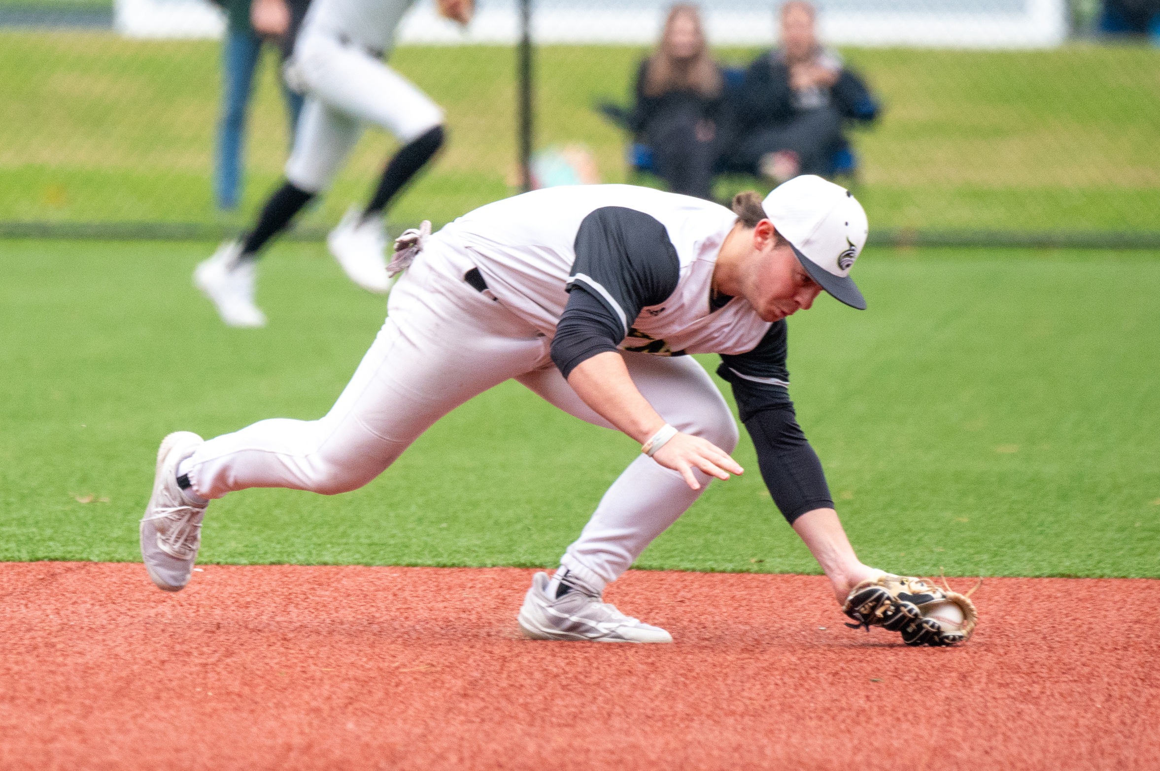 Lynx End Spring Break with 7-6 Comeback against Coast Guard Academy