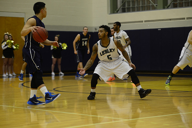 Hot Start Lifts Falcons Over Men's Basketball