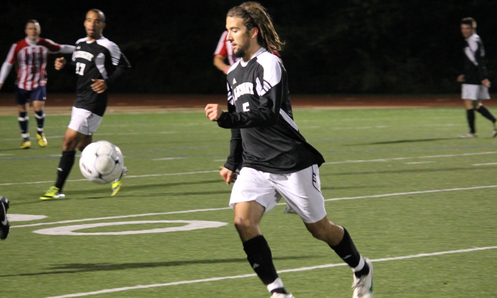 Santos' Game-Winner Puts Men's Soccer through to Semi's