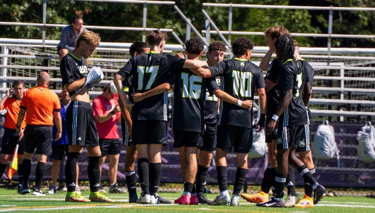 Lynx Fall to Thomas on Senior Day, 4-0