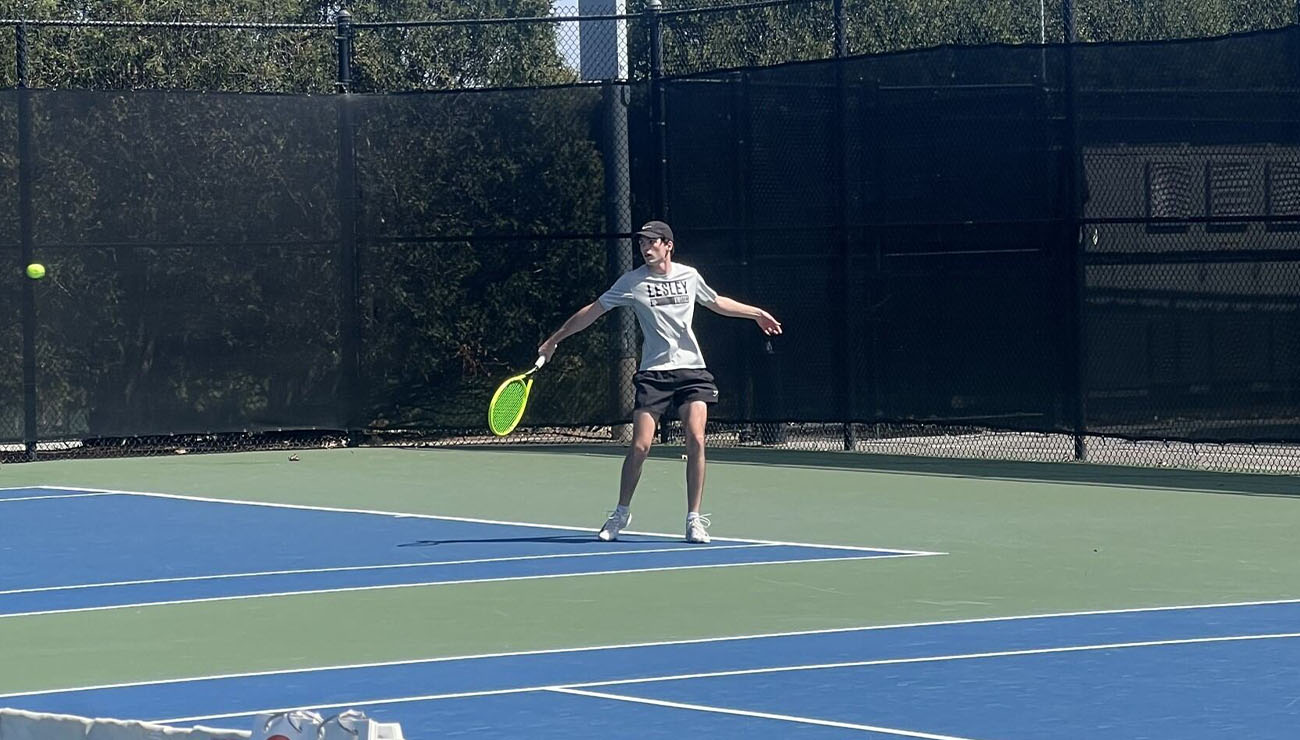 Men's Tennis Ends Season on High Note Topping Curry, 4-3