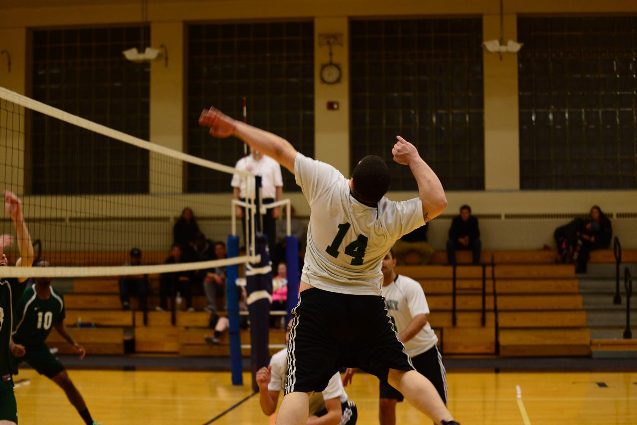 Comeback Effort Falls Short for Men's Volleyball at Elms