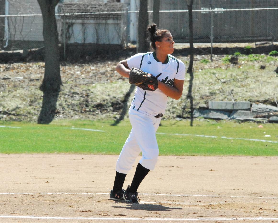 Knox throws one-hitter in Game 1, earns save in Game 2