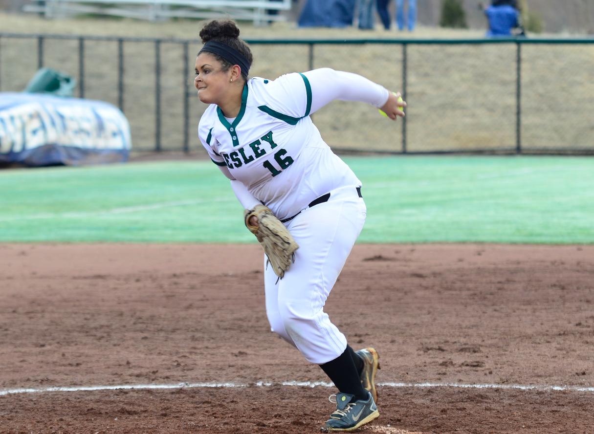 Thomas Throws First No-Hitter as Softball Sweeps SVC