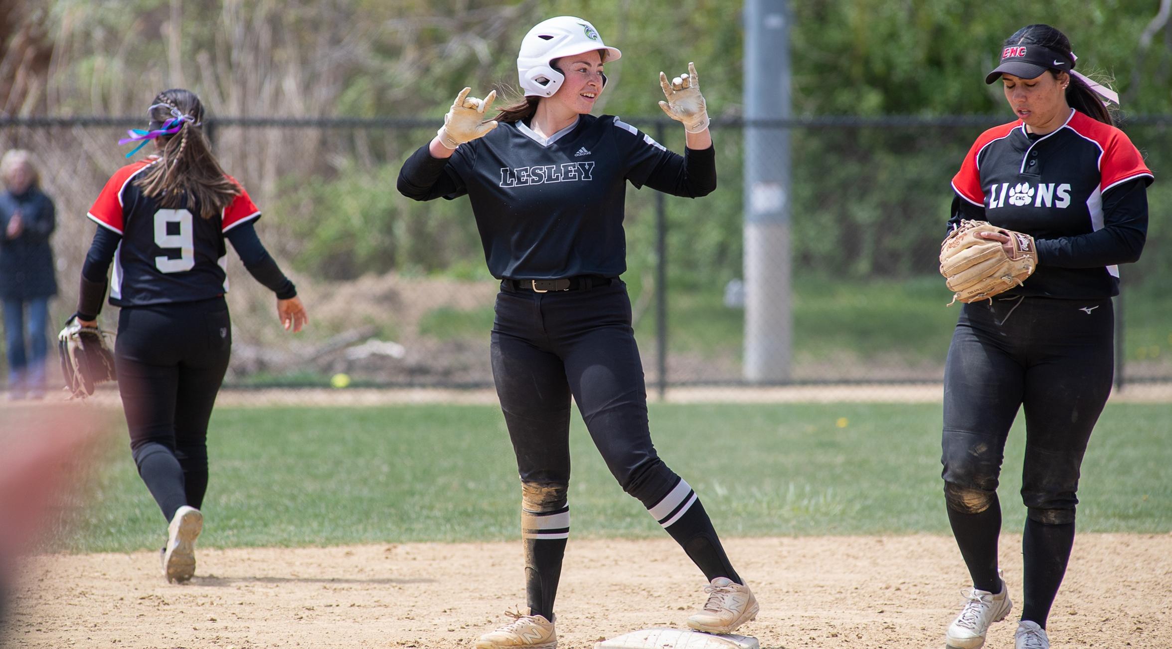 The Lynx split double header with Salem State behind a one-run complete game from Hodgkins.