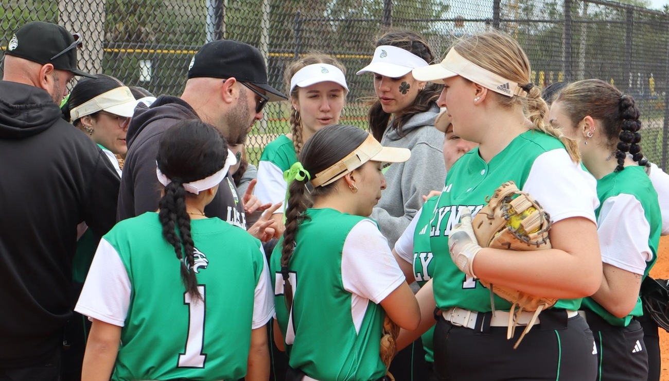 Softball Battles St. Joseph's & St. Thomas in Naples