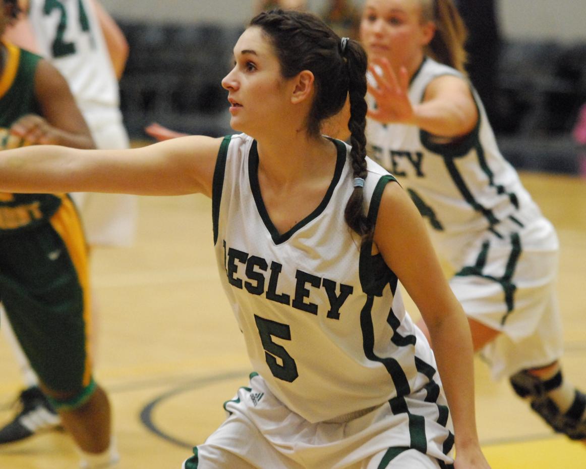 Lynx drop third straight, 55-54, at first-place Webster
