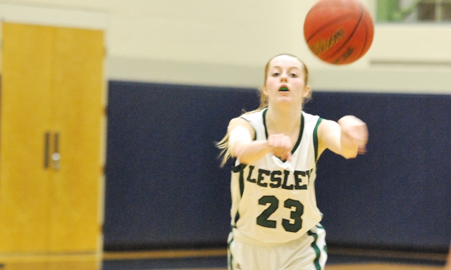 Fieger swats eight, but Mariners strike from perimeter in big win