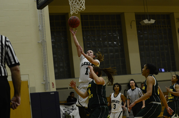 Mountaineers Cruise Past Women's Basketball