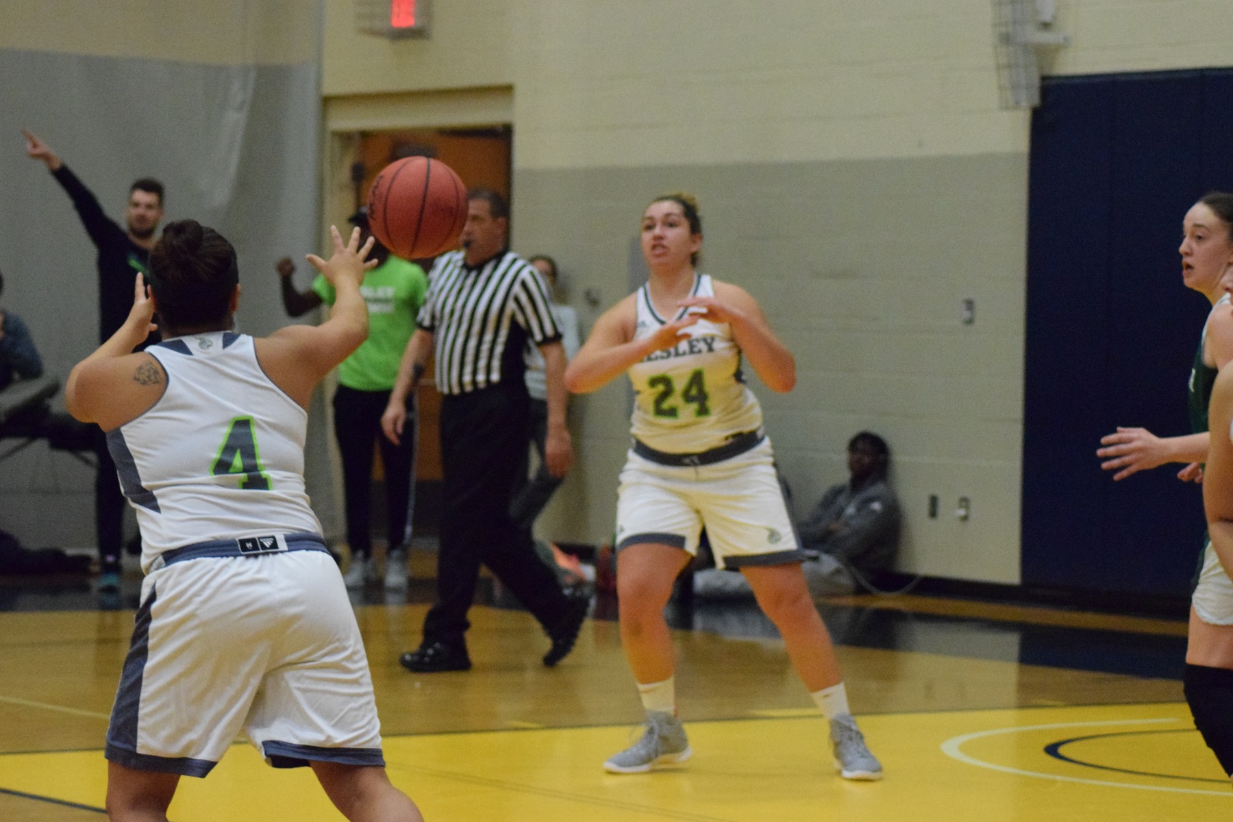 Pereira scores 14, in Lynx loss.