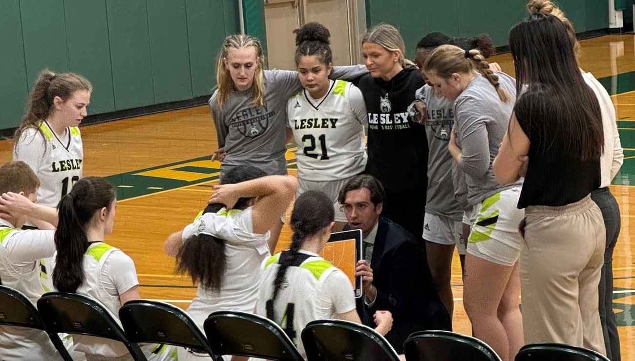 Women's Hoops Tops VTSU Randolph, 67-58, To Open Slate 2-0