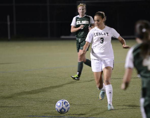 Flores' Final Minute Goal Lifts Women's Soccer into Title Match