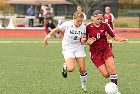 Women's Soccer Sinks Mariners in NECC Matinee