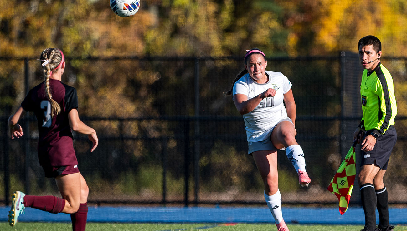 Women's Soccer Blanks Thomas, 2-0