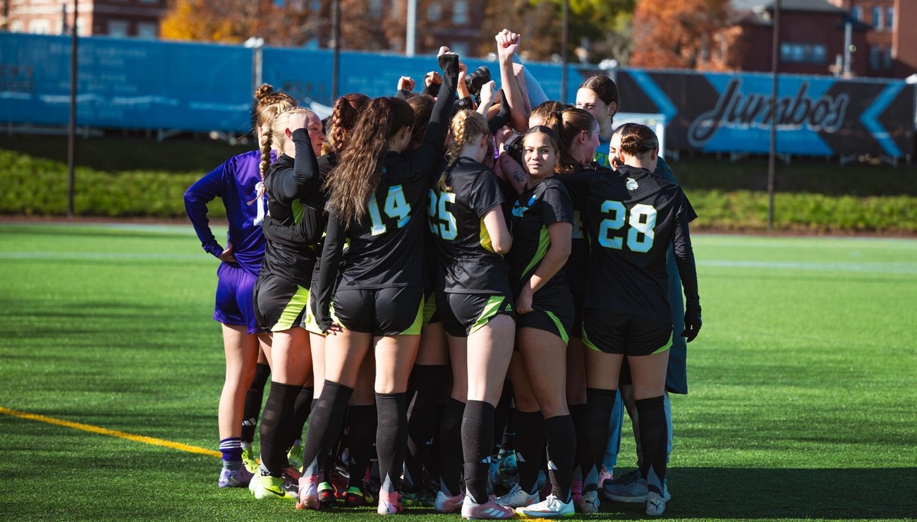 Women's Soccer Bows Out of NCAA Tourney to #3 Tufts