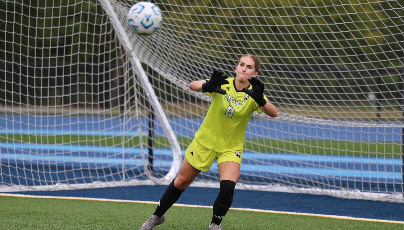 Women's Soccer Battles #11 Brandeis to 1-1 Draw