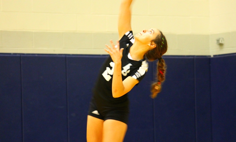 Women's Volleyball Falls to Suffolk