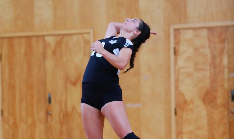 Women's Volleyball Rolls to Sweep Over Bay Path