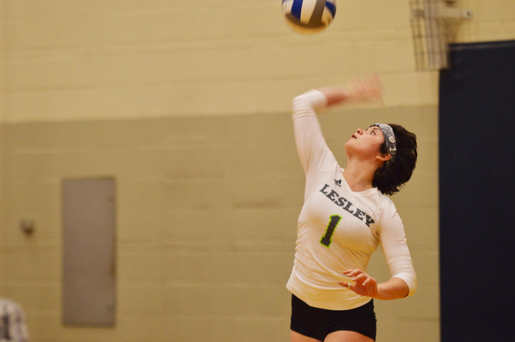 Women's Volleyball Win Streak Snapped by Wheaton
