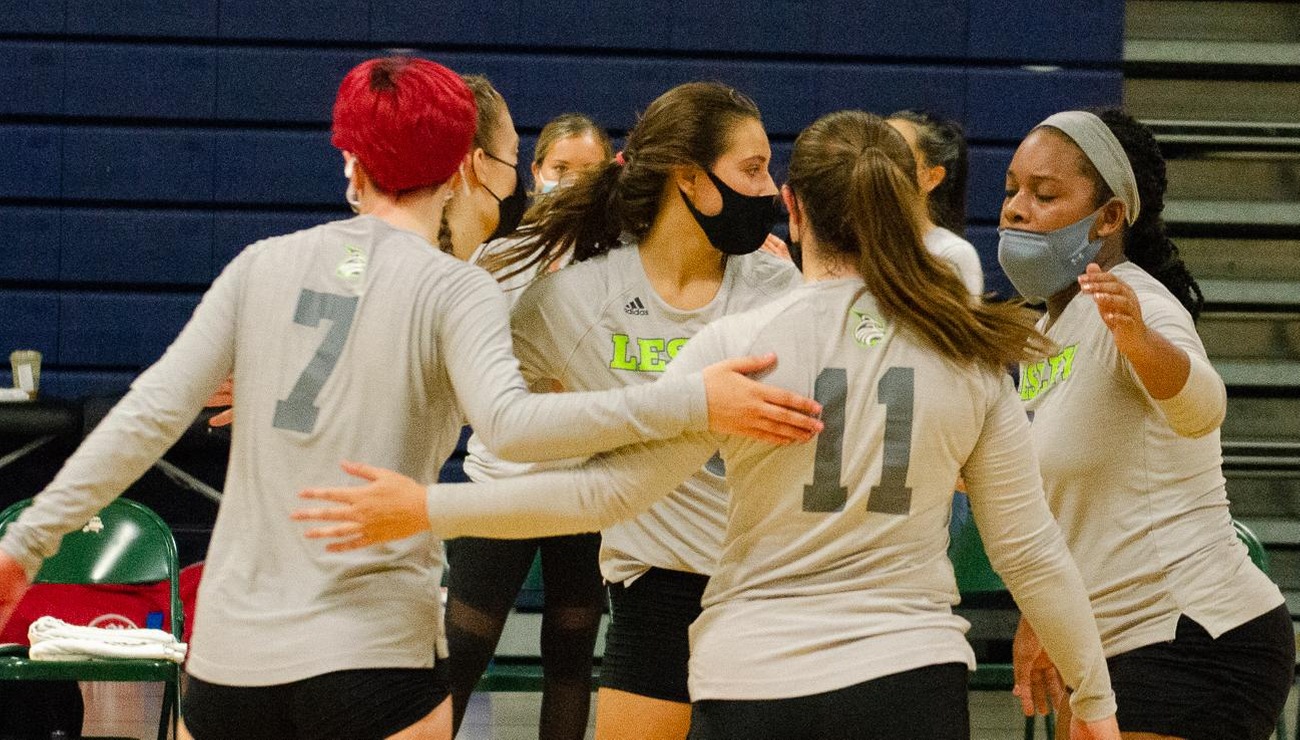 Lynx Fall to Curry and Salem State in Tri-Match