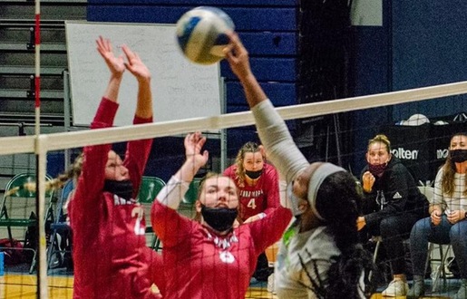 Lynx Fall in Three Sets to Saints
