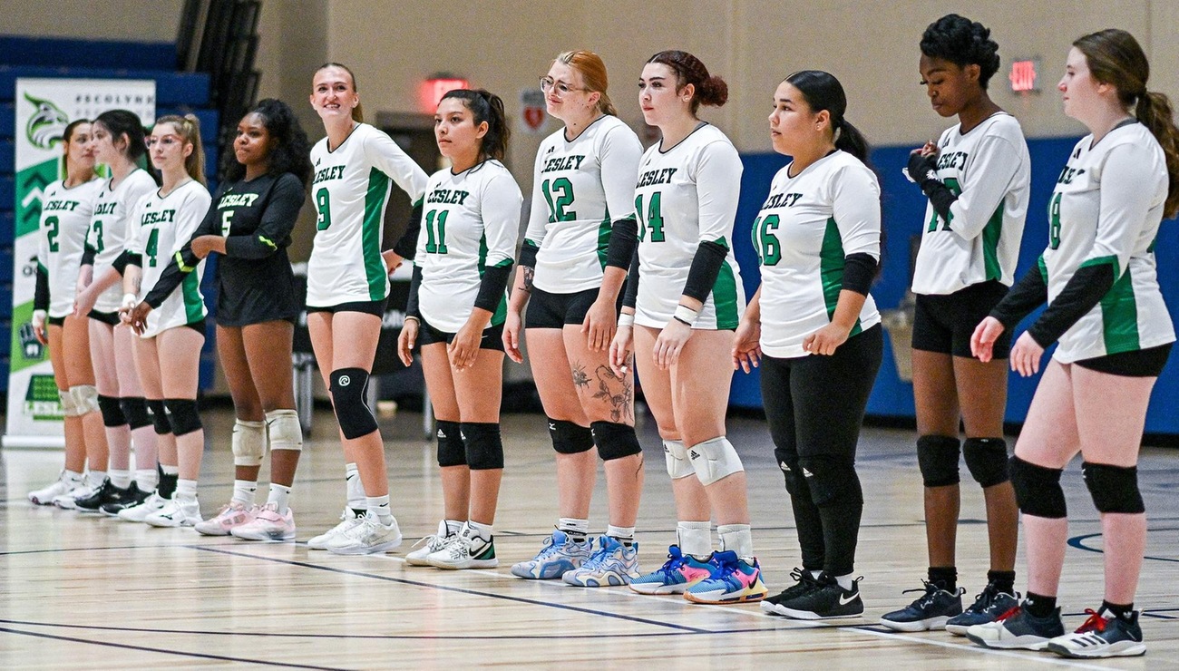 Women's Volleyball Seasons Ends After UMPI Setbacks