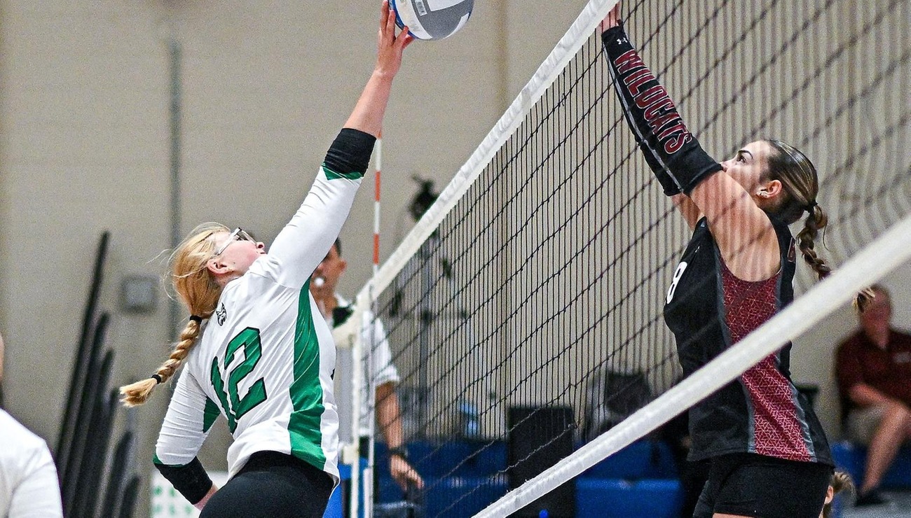 Mitchell Takes Down Women's Volleyball, 3-0